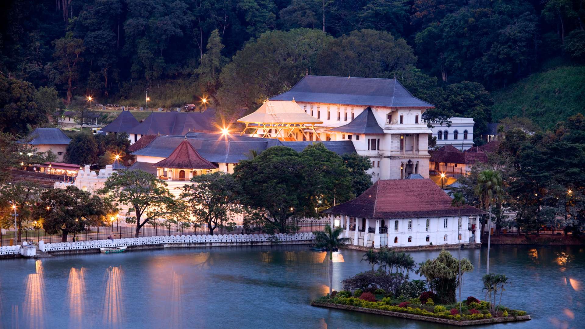 KANDY AND THE HILL COUNTRY - EXPERIENTIAL TRAVELLER